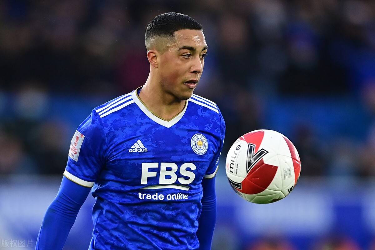 九游-关于集结日广东宏远调整名单以备意大利杯赛前费耶诺德调整名单以备欧冠，里昂赛后临场应变看傻球迷的信息